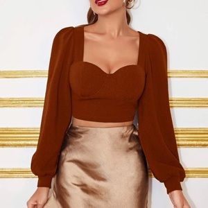 ***SOLD ON DEPOP*** Sweetheart Neck Lantern Top